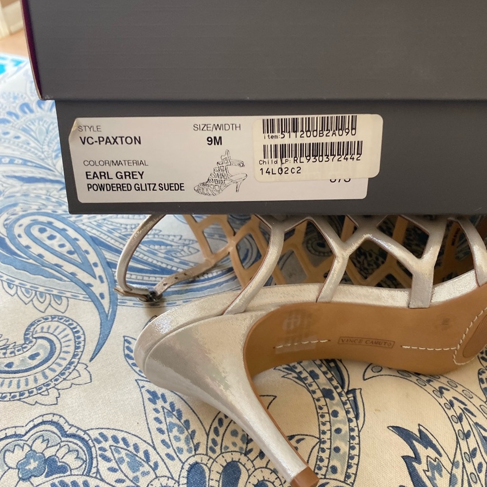 Vince Camuto strappy shoe - Picture 10 of 10